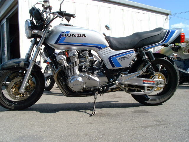 バイク屋パドック カスタム レストアマシン ｃｂ７５０ｆ